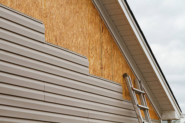Professional Siding Inspection technician working in Jacksonville, OR